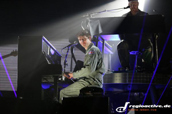 Der Mann am Klavier - Fotos: James Blunt live in der Festhalle Frankfurt 