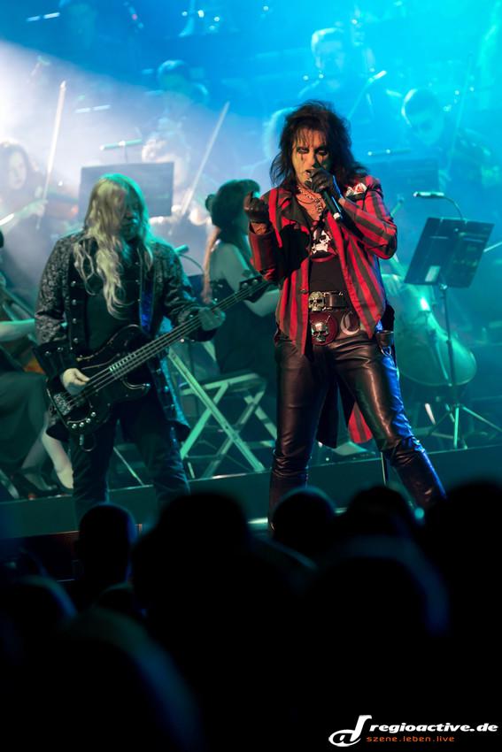 Alice Cooper (live bei Rock Meets Classic in Mannheim, 2014)