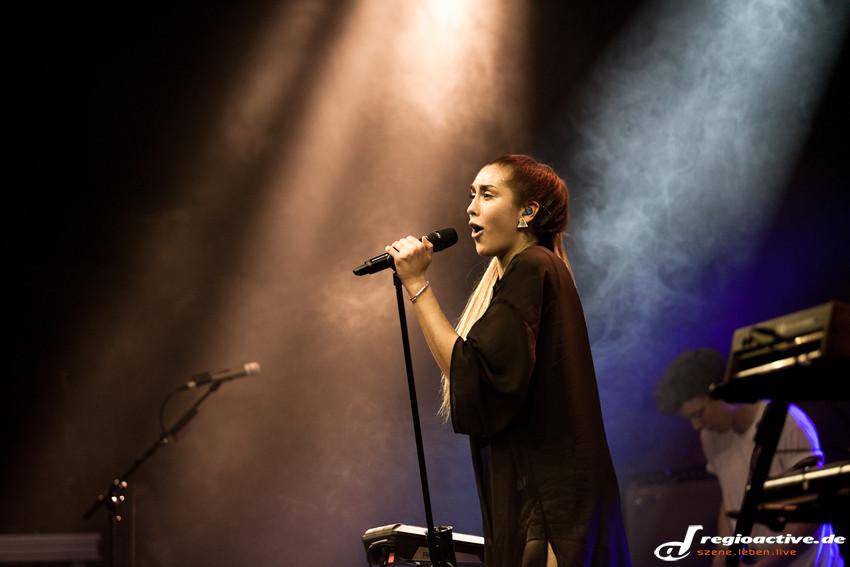 Claire (live in Mannheim, 2014)